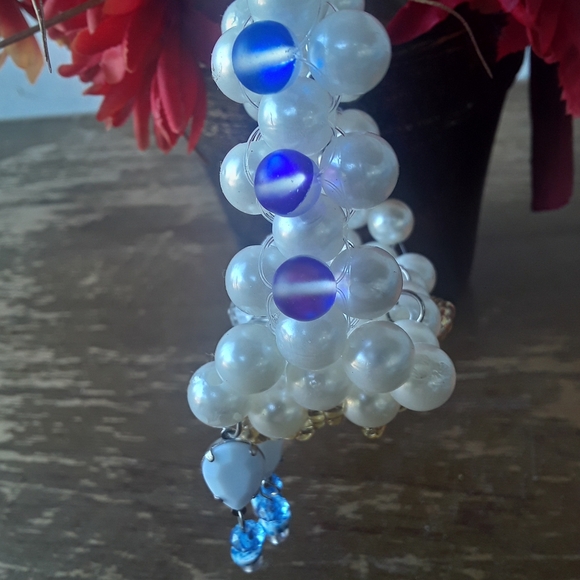 Elegant Handmade Faux Pearl Bracelet w/ Frost Glass Beads - Picture 16 of 17